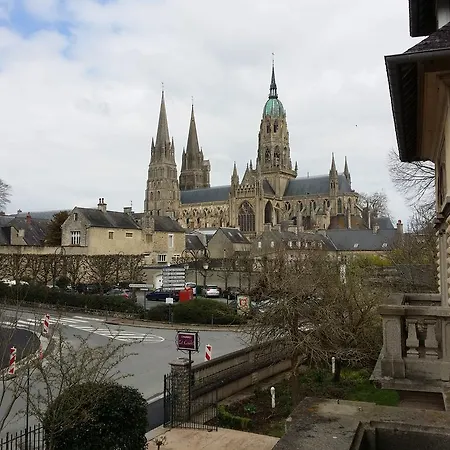 Le Castel Frühstückspension 4*