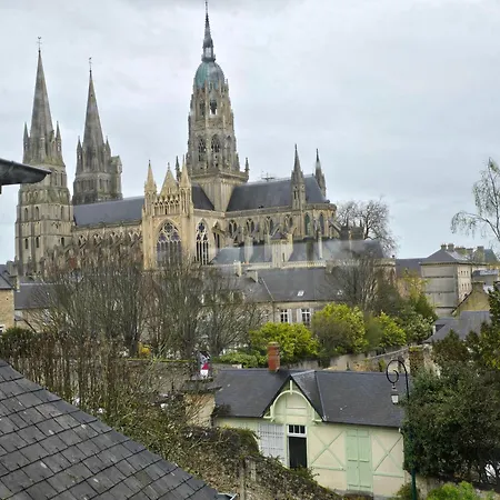 Le Castel 2* Bayeux
