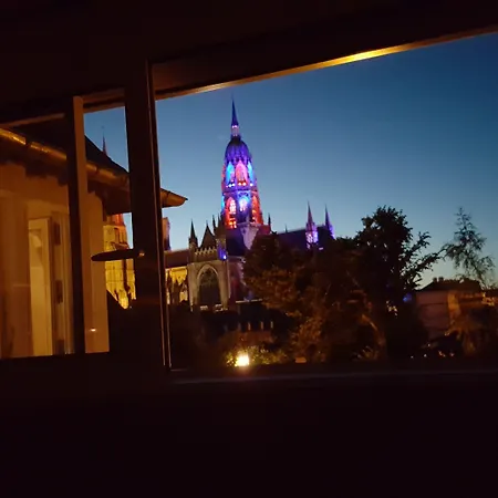 Le Castel Frühstückspension 4*