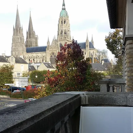 Le Castel Frühstückspension 4*