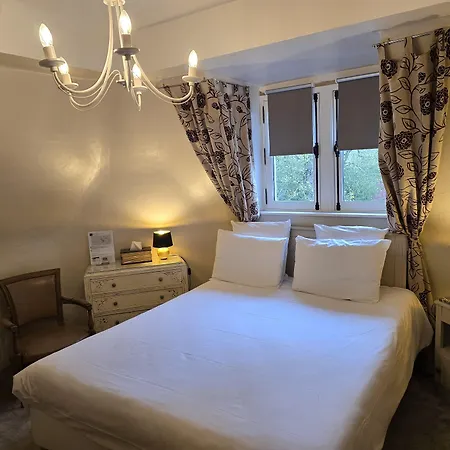 Le Castel Frühstückspension 4*