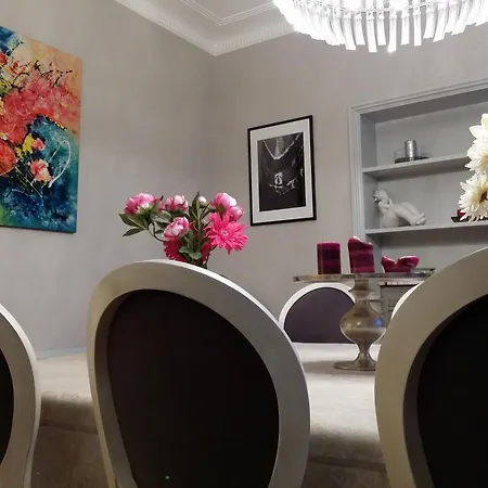 Le Castel Frühstückspension 4*