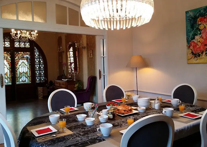 Le Castel Bed & Breakfast