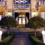 Le Castel Bed & Breakfast 4*