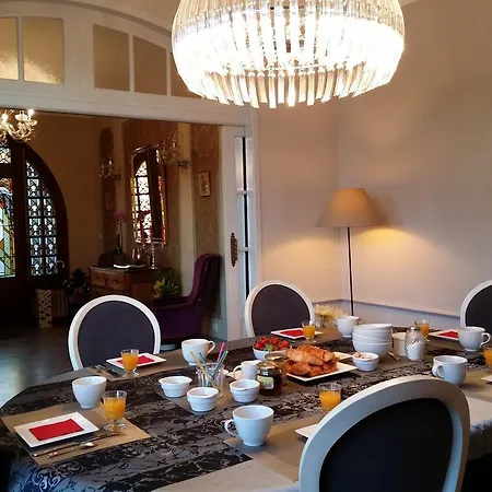 Le Castel Bed & Breakfast