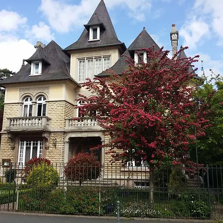 Le Castel 3* Bayeux