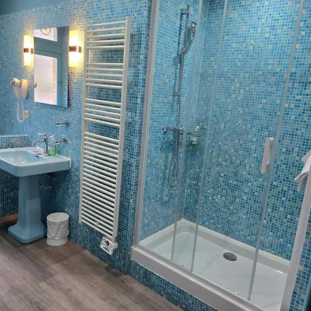 Le Castel Bed & Breakfast