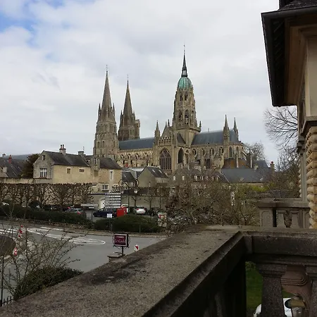 Le Castel Frühstückspension 4*