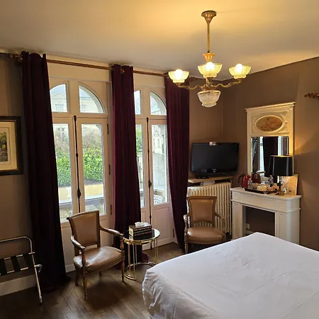 Le Castel 3*