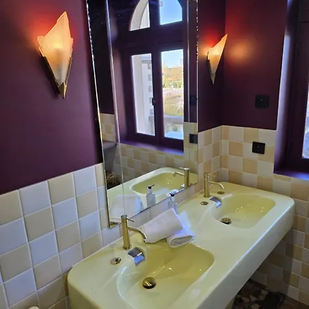 Le Castel Bed & Breakfast Bayeux