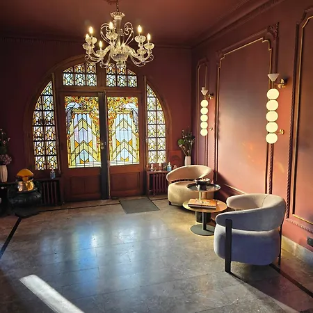 Le Castel 3* بايو