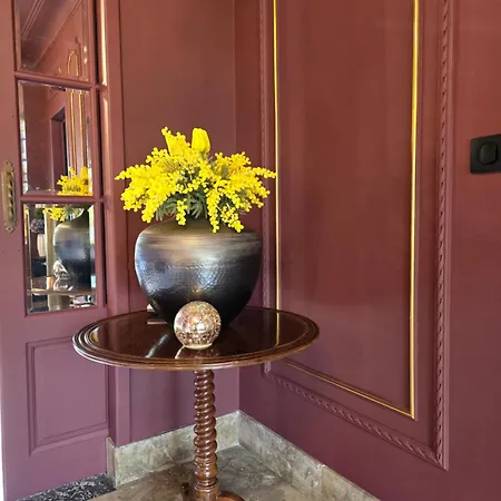 Le Castel Bed & Breakfast