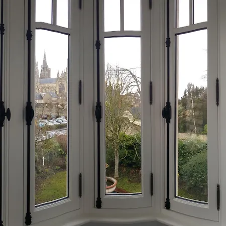 Le Castel Bed & Breakfast 3*