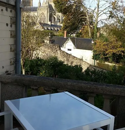 Le Castel 2*