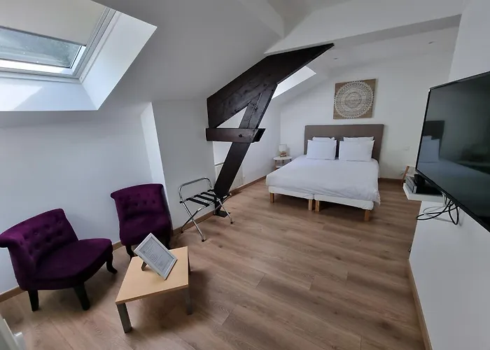 Le Castel Bed & Breakfast