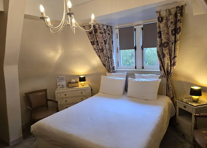 Le Castel Frühstückspension 4*